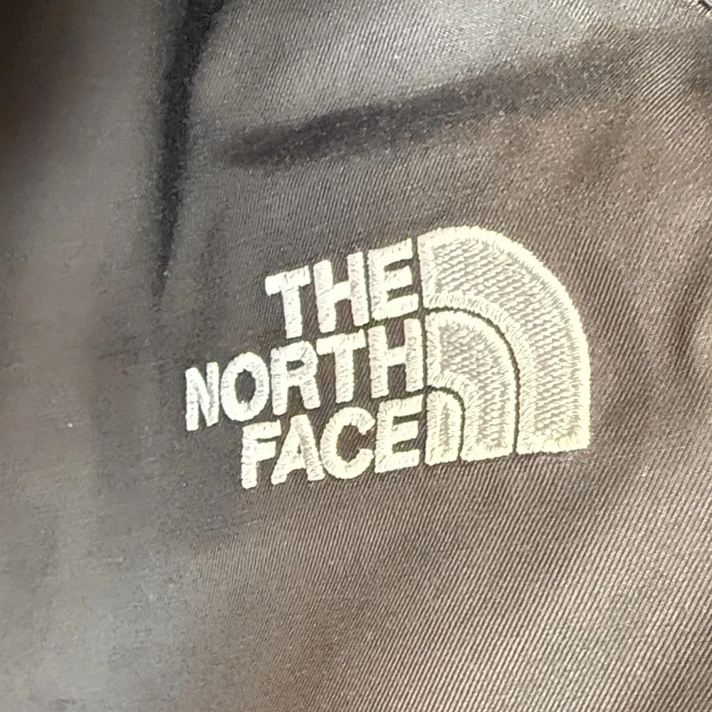 The North Face Women's Black Ski Jacket - Picture 5 of 9